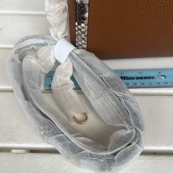 Michael Kor Karlie luggage Md satchel leather with snake print. - Picture 5 of 6